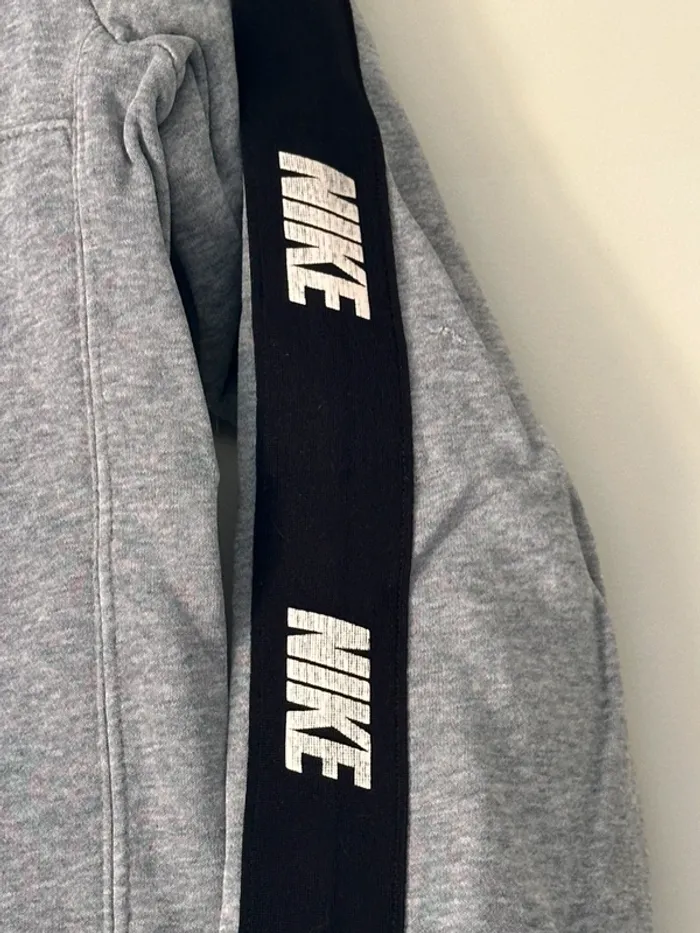 Pull capuche - photo numéro 3