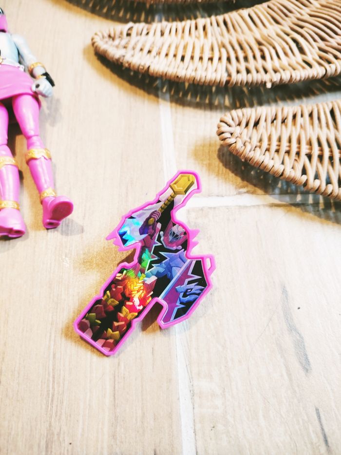 🙅Power rangers dino fury figurine ranger rose avec clé marque hasbro - photo numéro 2