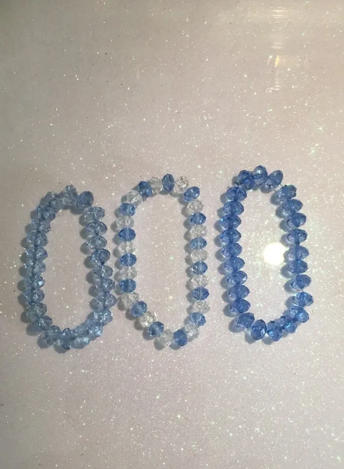 Lot de trois bracelet