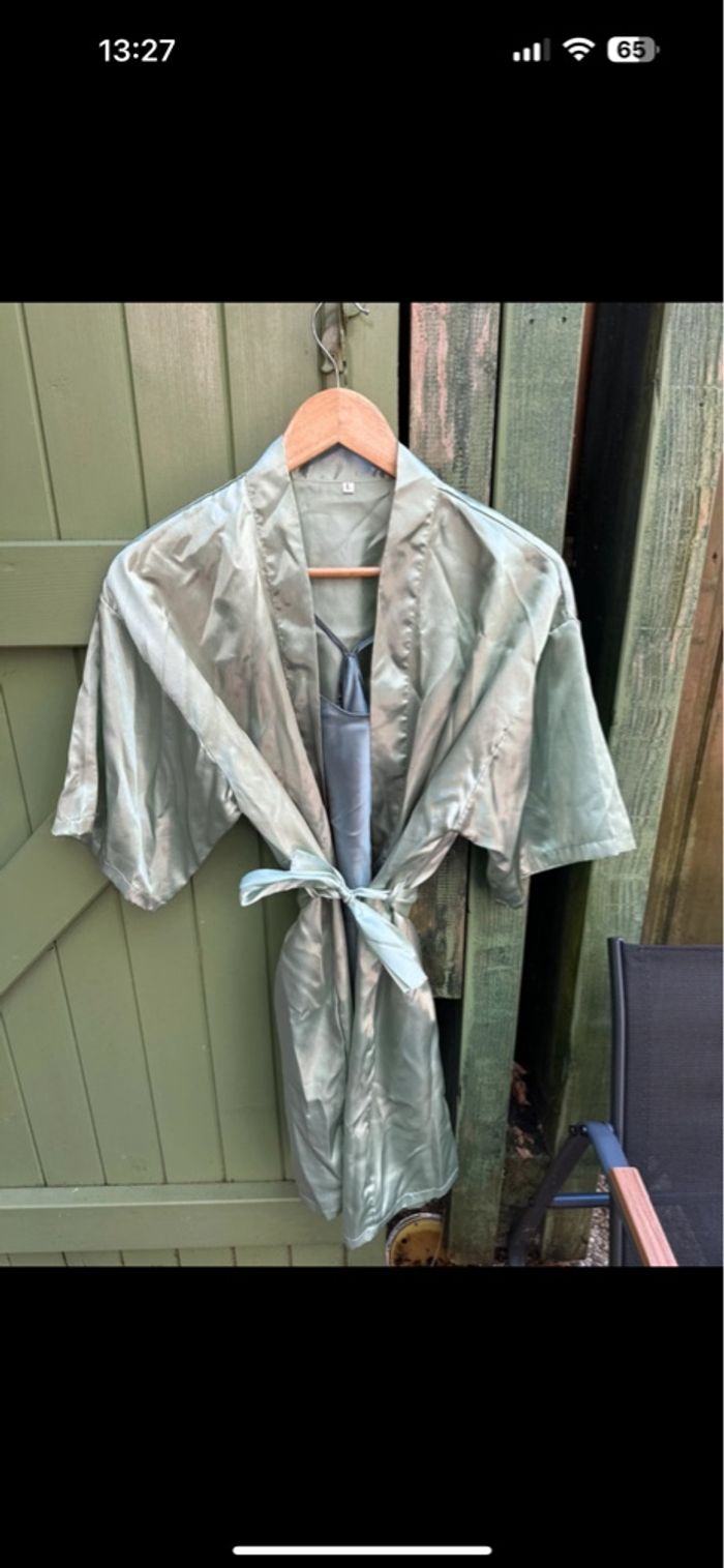 Pyjama et peignoir vert