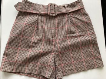 Short chic classe tendance Naf Naf taille 36/S