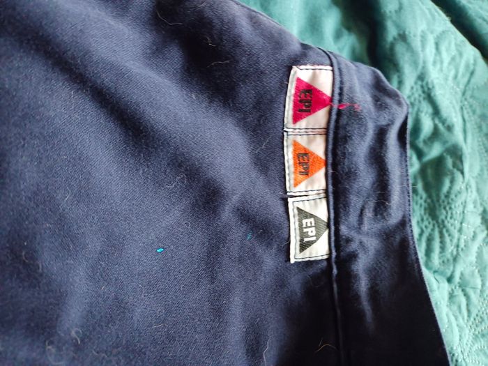 Lot de deux pantalons de travail taille 6 - photo numéro 4