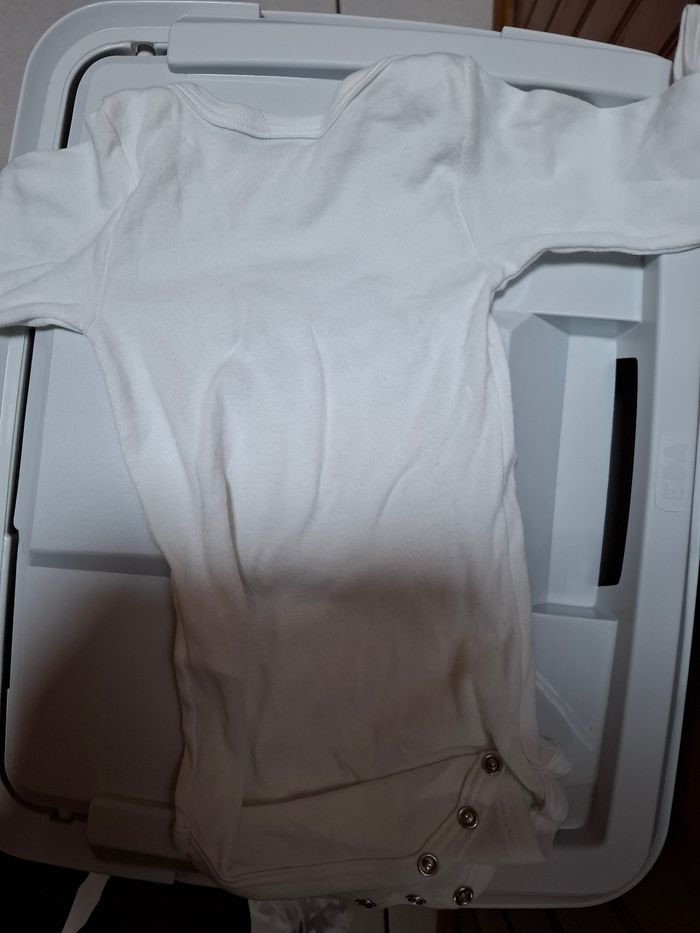 Body blanc petit bateau en 9 mois - photo numéro 2