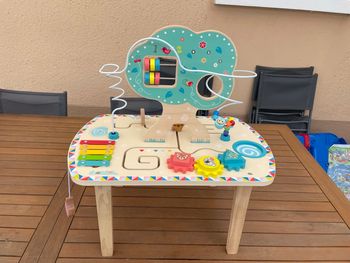 Table d’activité en bois Auchan — Bon état