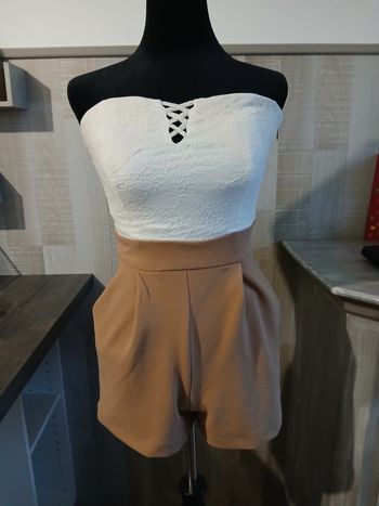 Combishort Tally Weijl dentelle blanche et short camel  Taille  S