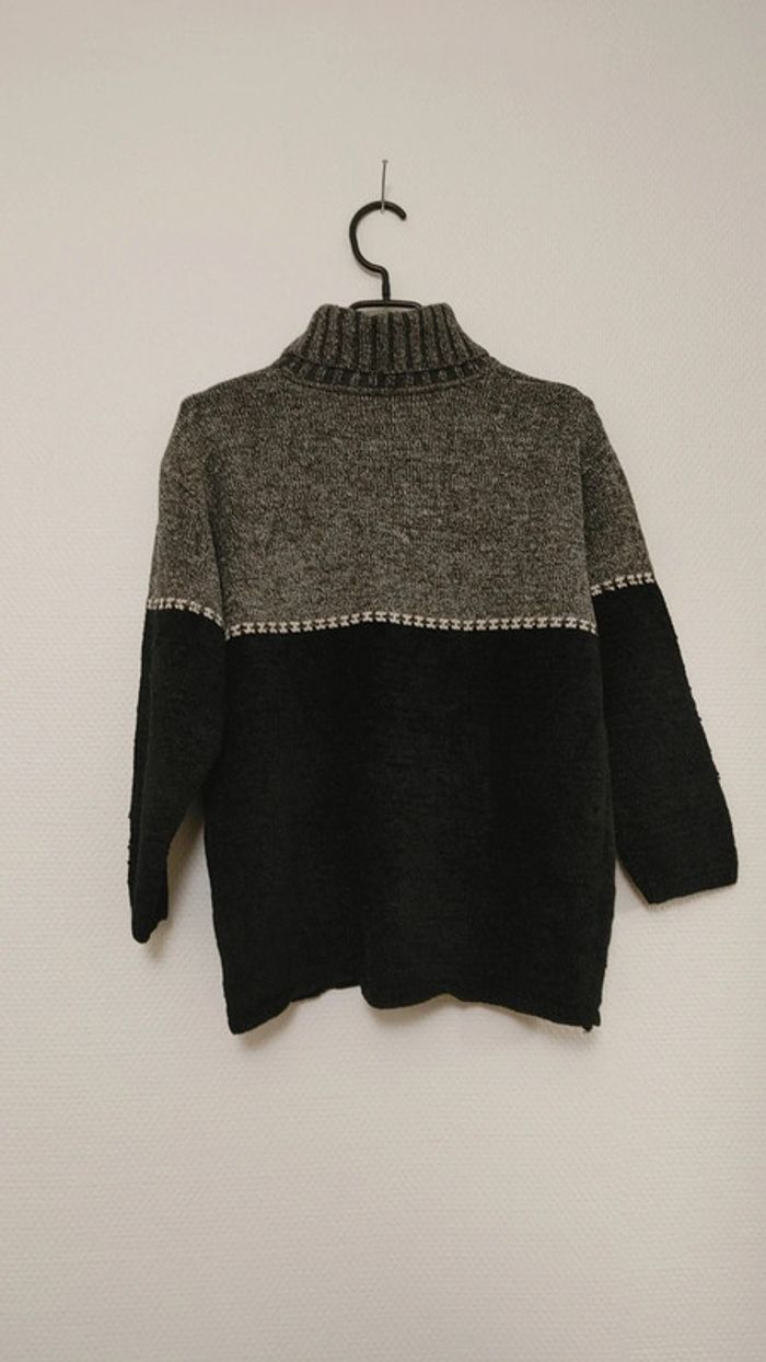 Pull col roulé maille chenille bicolore noir et gris Lisere blanc au milieu mange trois quart - photo numéro 8