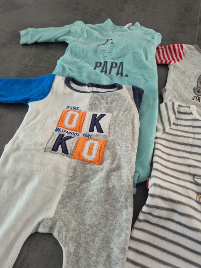 6 pyjamas velours 1mois - photo numéro 2