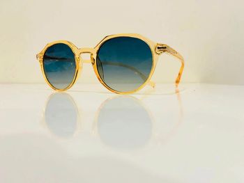 Lunette de soleil mixte ronde jaune verres bleus dégradés taille moyenne