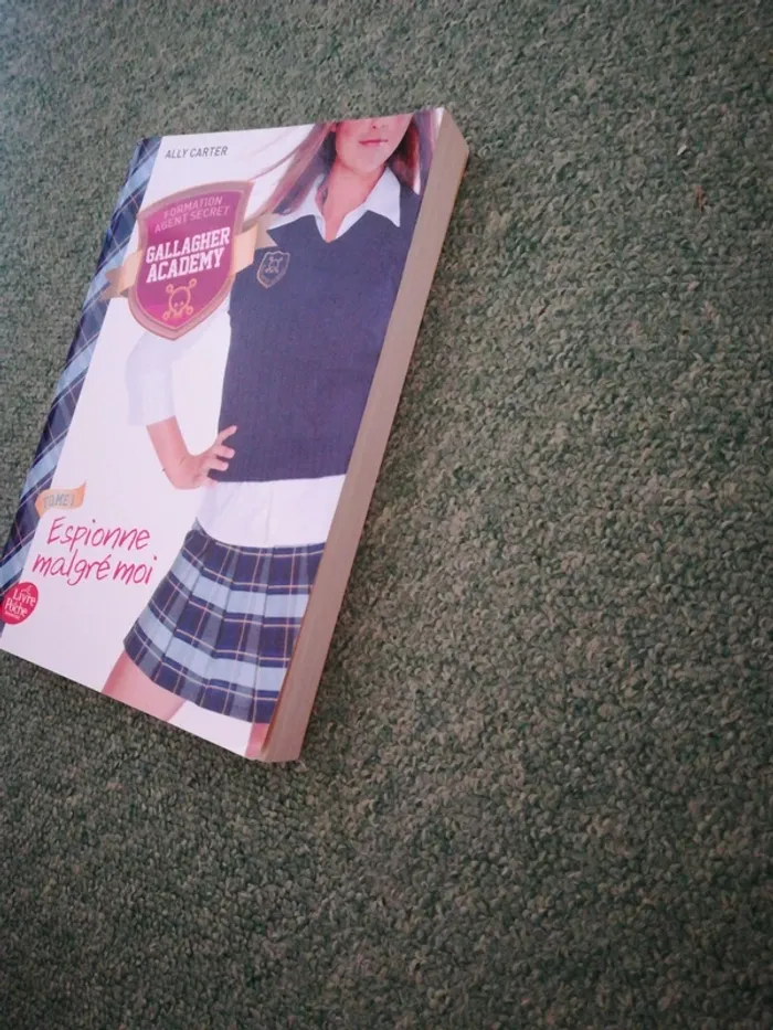 Roman :" Gallagher academy, tome 1, espionne malgré moi" - photo numéro 3