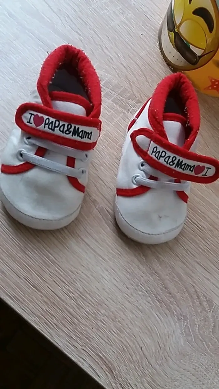 Chaussures bébé sans semelle pointure 16/17