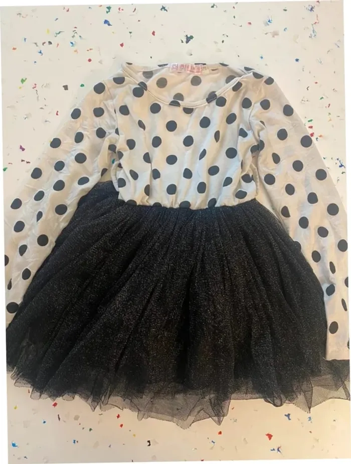 Robe blanche à pois noirs et tulle noir de marque coréenne 5 ans - photo numéro 2