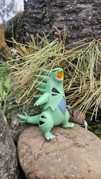 Super figurine Pokemon Tyranocif