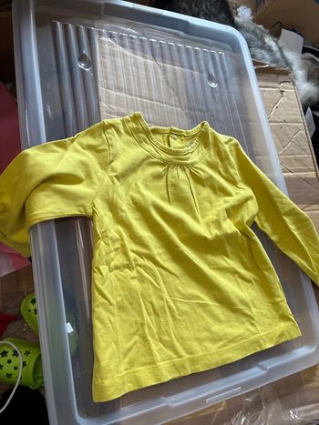 Haut jaune