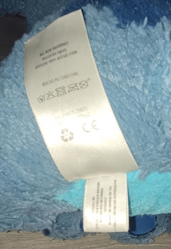 Doudou peluche moyenne Disney Store Lilo & Stitch Hawaïen - photo numéro 3