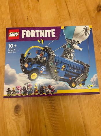 Lego bus fornite