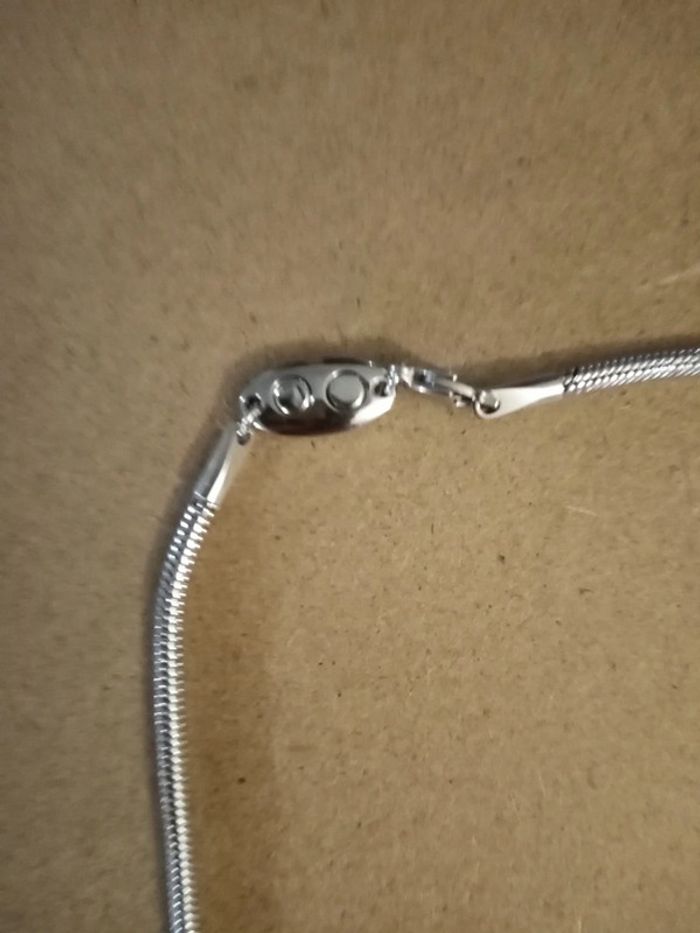 Collier et pendentif magnétiques - photo numéro 3