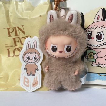 Peluche LABUBU Pin for Love – Lettre B (POP MART)