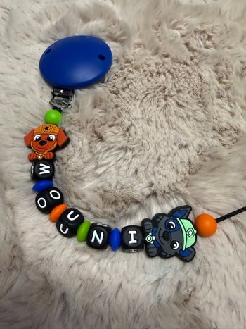 Attache tétine pat patrouille 