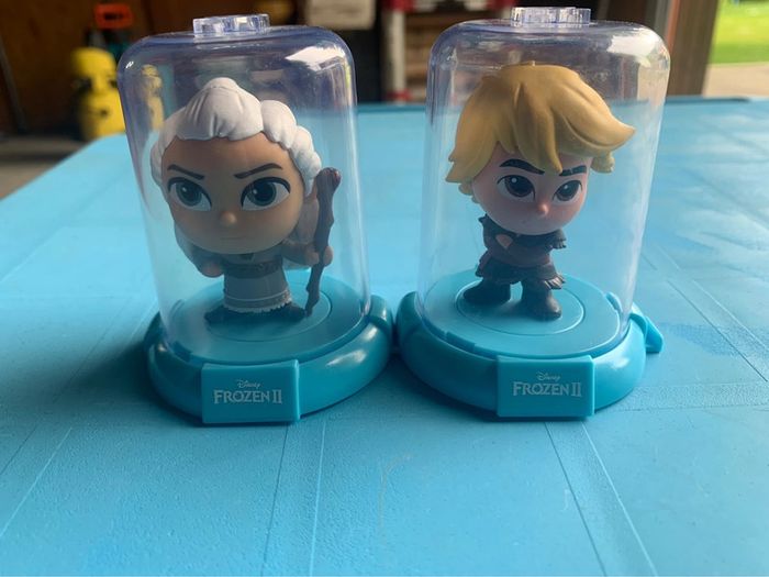 Lot de deux figurines reine des neiges 2