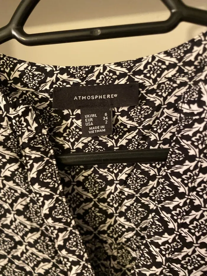 Blouse noir et blanc 34- Atmosphère - photo numéro 2