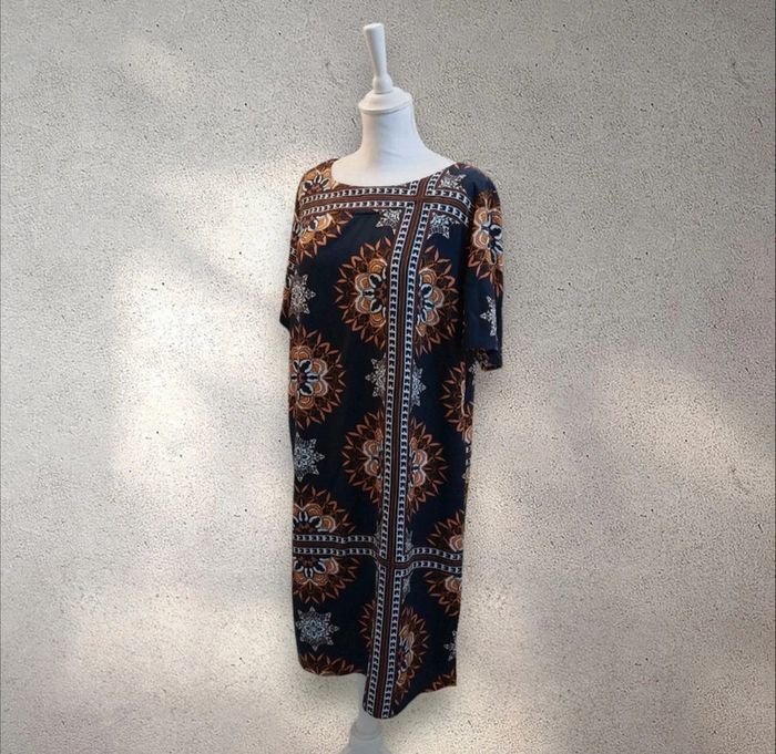 Robe imprimé manches courtes taille L - photo numéro 2