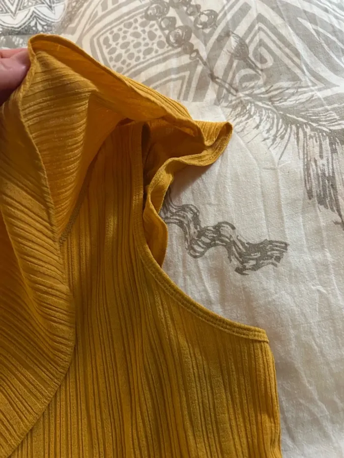 T-shirt jaune moutarde - photo numéro 4