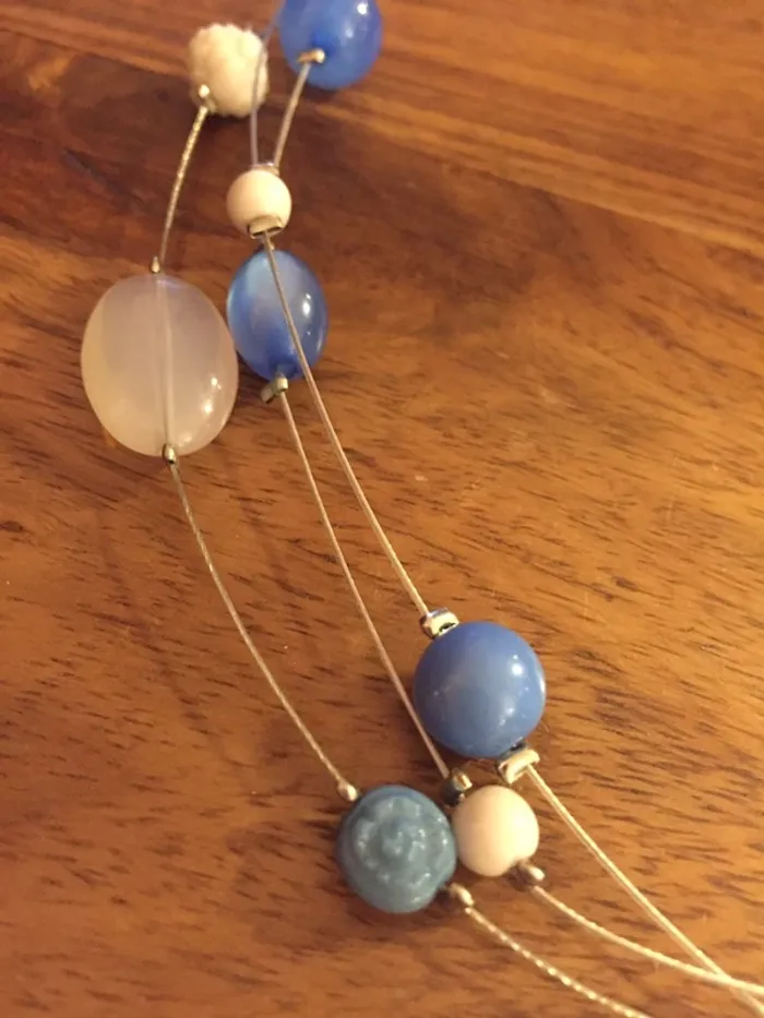 Collier perles bleues - photo numéro 3
