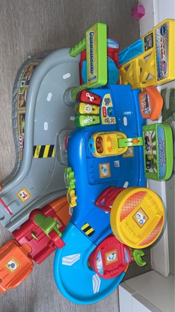 Circuit premier garage tut tut bolide - photo numéro 2