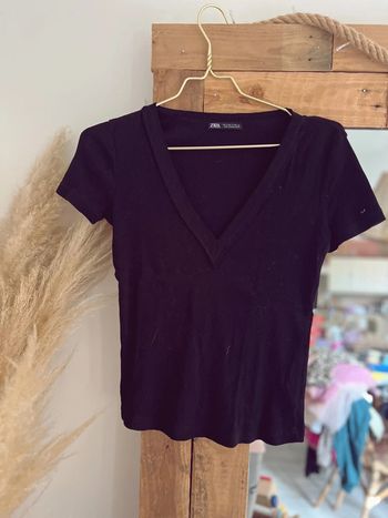 Tee-shirts Zara noir col V côtelé