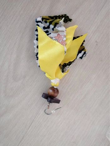 Boucle d’oreille artisanale 1 boucle d’oreille