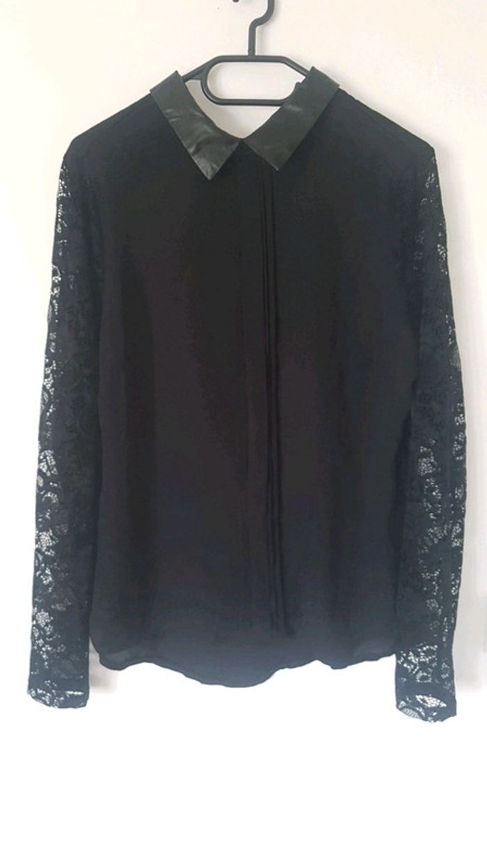 Blouse dentelle et simili cuir
