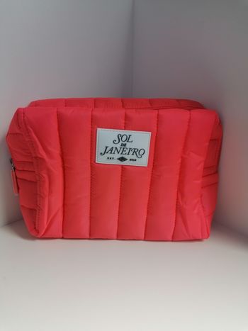 Pochette rouge neuve