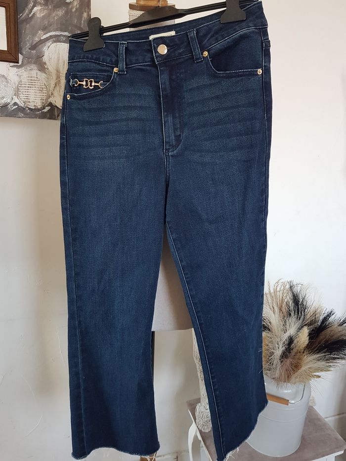 Jean bleu foncé, tour de taille 76 cm, longueur 8 cm, Cache Cache, taille 40