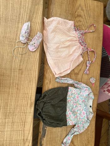 Lot vêtements 18 mois Lola palacios Liberty été barboteuse blouse pince barrettes Jacadi chaussons