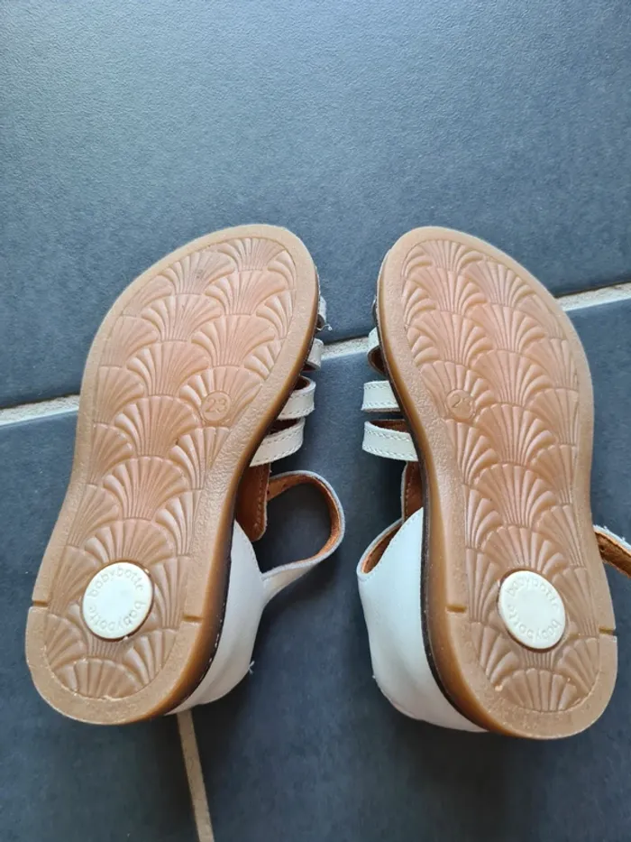 Superbes sandales babybotte 23 - photo numéro 3