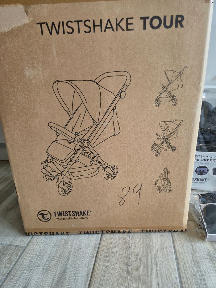 Pousette twistshake avec housse de pluie neuve