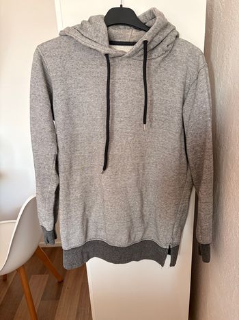 sweat-shirt