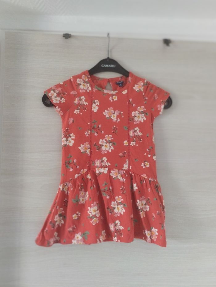 Robe taille 4 ans - photo numéro 2