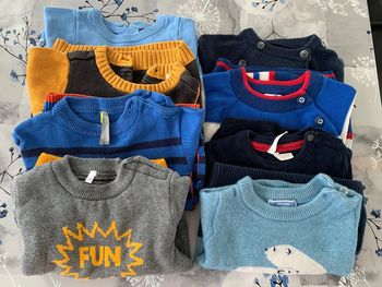 Lot pull garçons en 6 mois