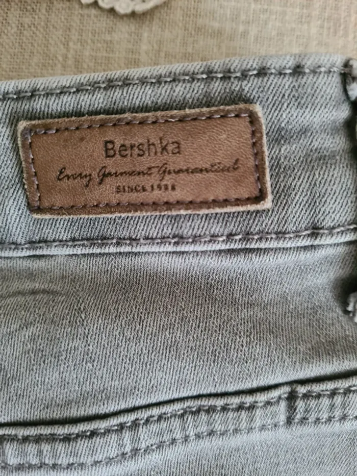 Jeans gris à trous Bershka Taille 36 - photo numéro 3