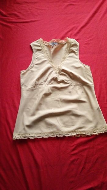 Joli top sans manches couleur camel Jacqueline RIU