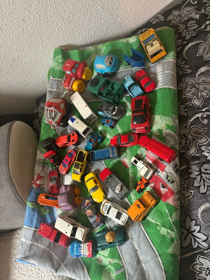 Lot tapis + voiture - photo numéro 2