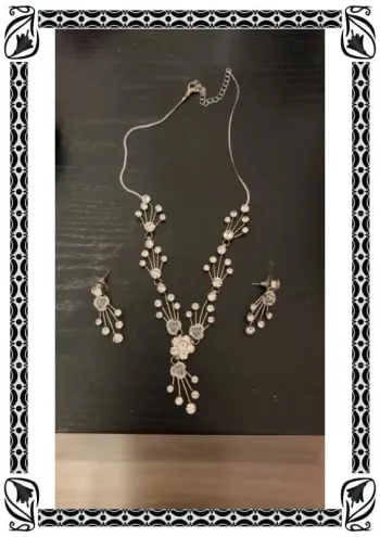 Parure collier et boucle d’oreille