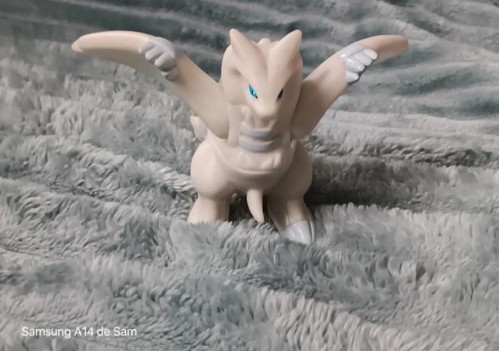 Figurine pokemon reshiram Nintendo 2010