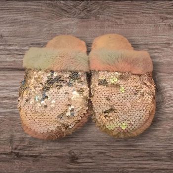 Claquettes et chausson fille Pointure 33