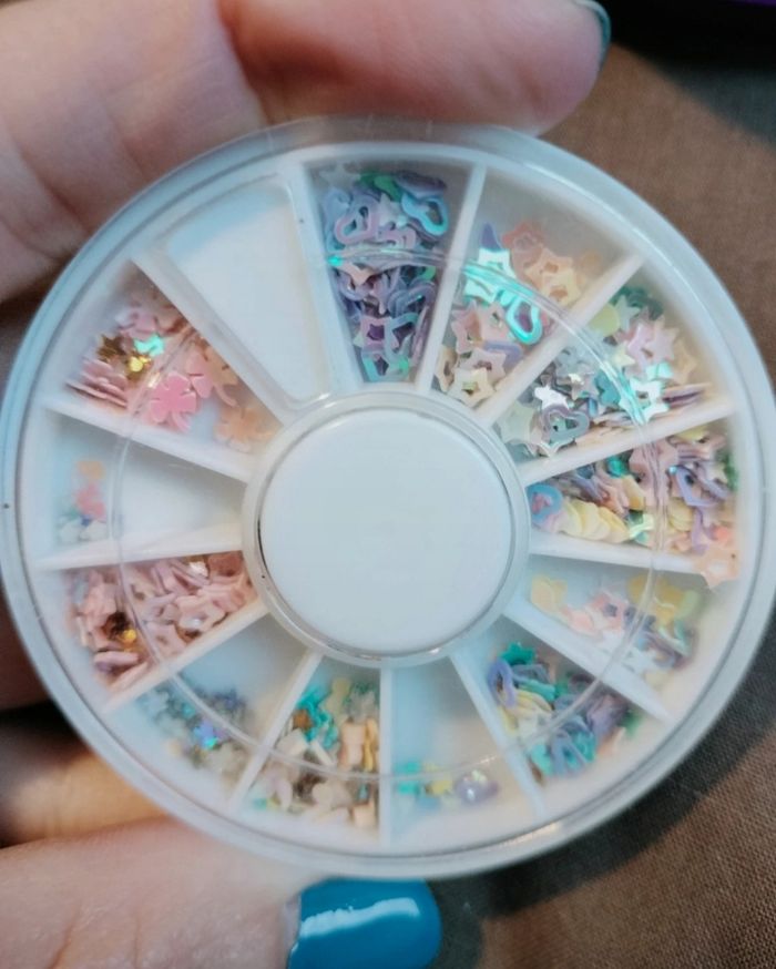 Accessoires et machine à sécher les ongles enfants - photo numéro 2