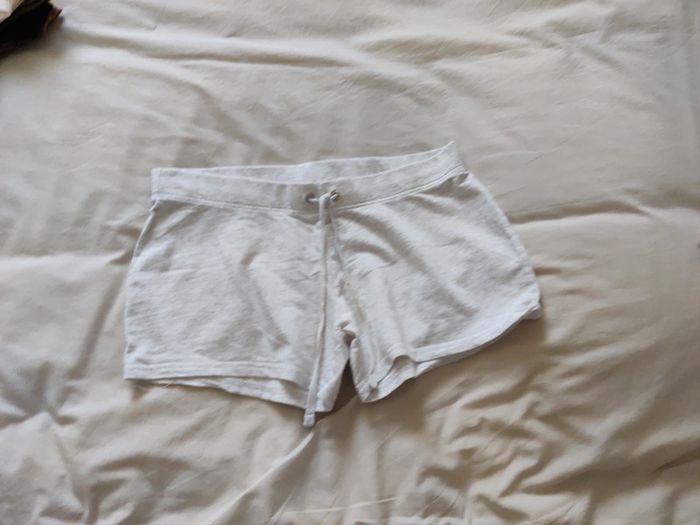 Short gris chiné très clair