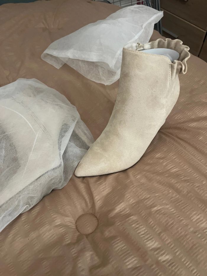 Bottines beiges,neuve pointure 40 - photo numéro 3