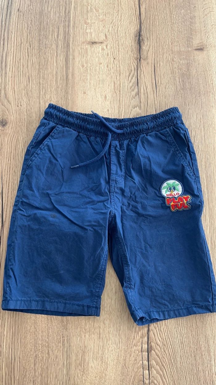Short tape à l'œil