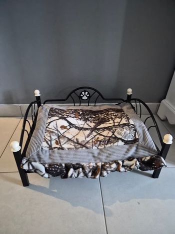 Lit métal pour chat ou chien